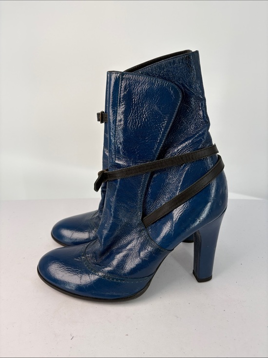 Marc Jacobs Shoes - ✂️ Marc Jacobs blue shiny Leather High-Heel Ankle Boots with Black Strap